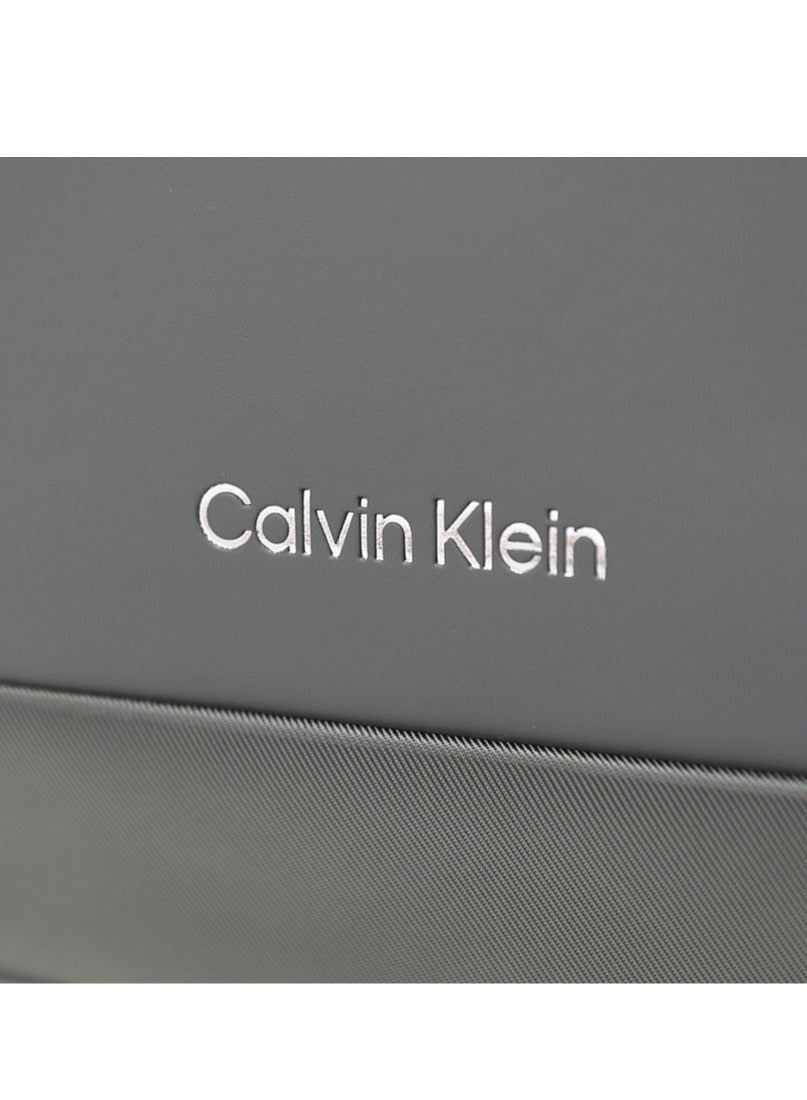 Escape Softside Polyester Luggage on Wheels for Unisex – Lightweight Travel Suitcase with Spinner Wheels